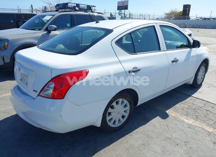 Photo 4 of 2014 Nissan Versa 1.6 S (VIN 3N1CN7AP7EL866097)