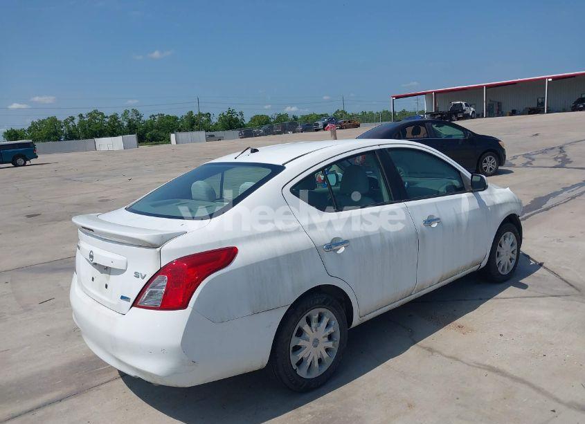Photo 4 of 2014 Nissan Versa 1.6 SV (VIN 3N1CN7AP7EL866987)