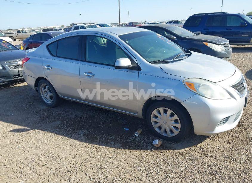 2014 Nissan Versa 1.6 SV (VIN 3N1CN7AP7EL870392) main photo