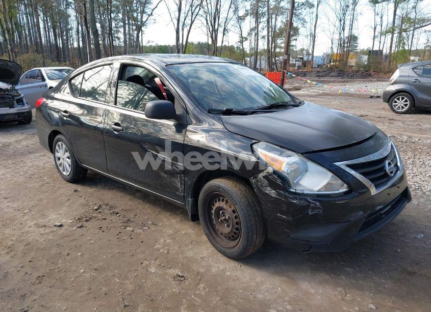 2015 Nissan Versa 1.6 S (VIN 3N1CN7AP7FL837555) main photo