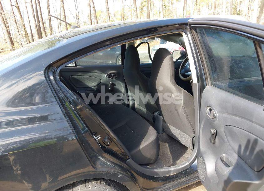 Photo 8 of 2015 Nissan Versa 1.6 S (VIN 3N1CN7AP7FL837555)