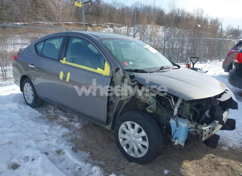 2015 Nissan Versa 1.6 SV (VIN 3N1CN7AP7FL860995) main photo