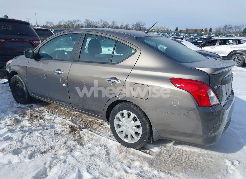 Photo 3 of 2015 Nissan Versa 1.6 SV (VIN 3N1CN7AP7FL860995)