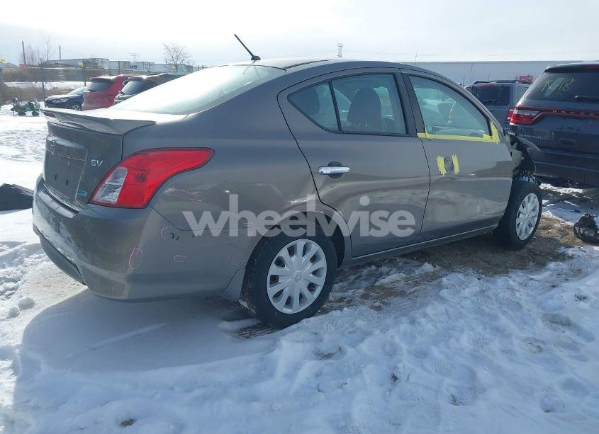 Photo 4 of 2015 Nissan Versa 1.6 SV (VIN 3N1CN7AP7FL860995)