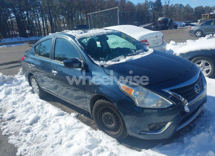 2015 Nissan Versa 1.6 SV (VIN 3N1CN7AP7FL876193) main photo