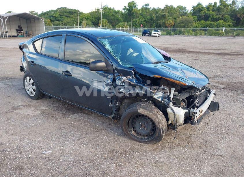 2015 Nissan Versa 1.6 S+ (VIN 3N1CN7AP7FL883158) main photo