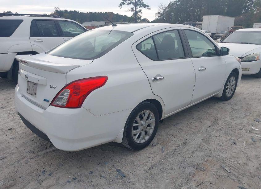 Photo 4 of 2015 Nissan Versa 1.6 SV (VIN 3N1CN7AP7FL901559)