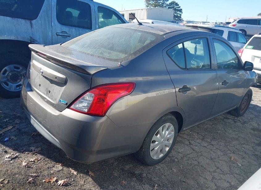 Photo 4 of 2015 Nissan Versa 1.6 S+ (VIN 3N1CN7AP7FL901710)
