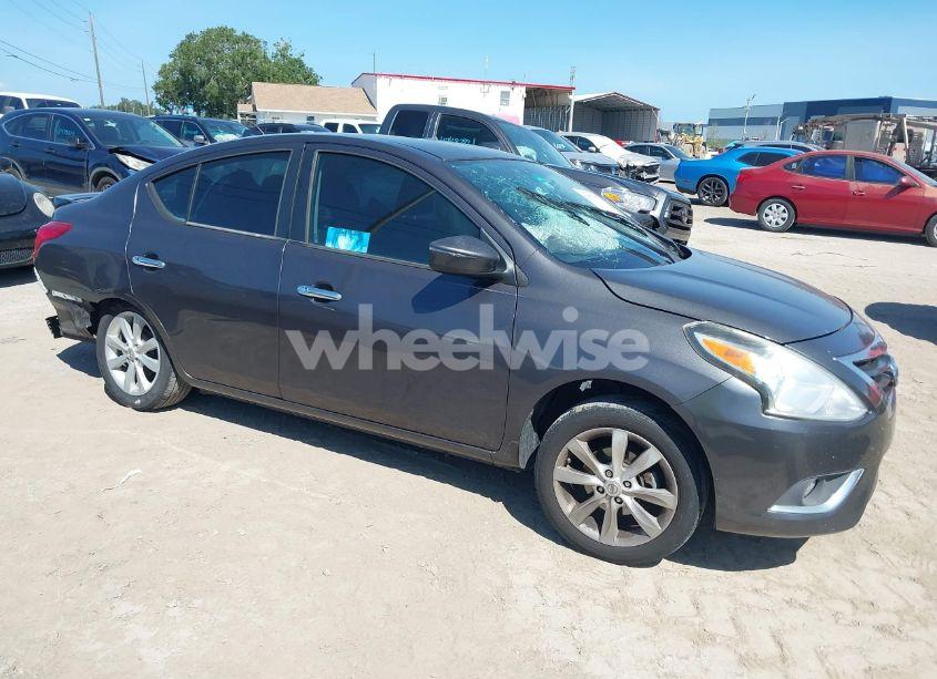 2015 Nissan Versa 1.6 SL (VIN 3N1CN7AP7FL908222) main photo