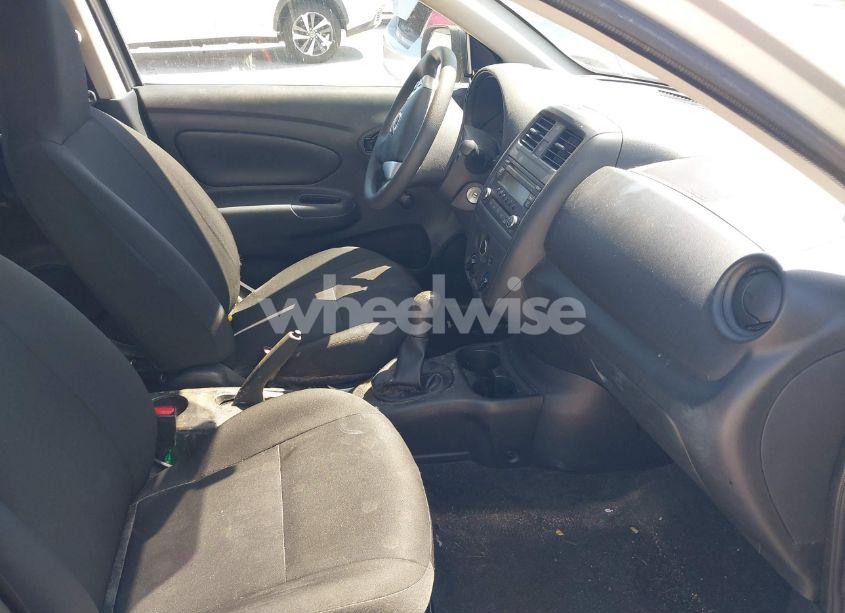 Photo 5 of 2015 Nissan Versa 1.6 S (VIN 3N1CN7AP7FL934089)