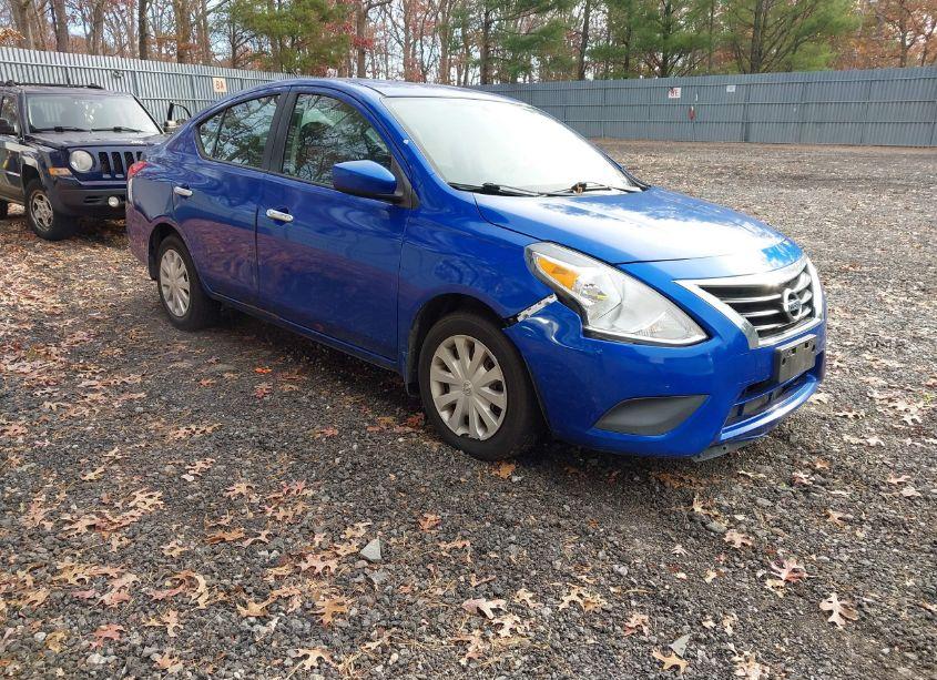 2015 Nissan Versa 1.6 SV (VIN 3N1CN7AP7FL935498) main photo