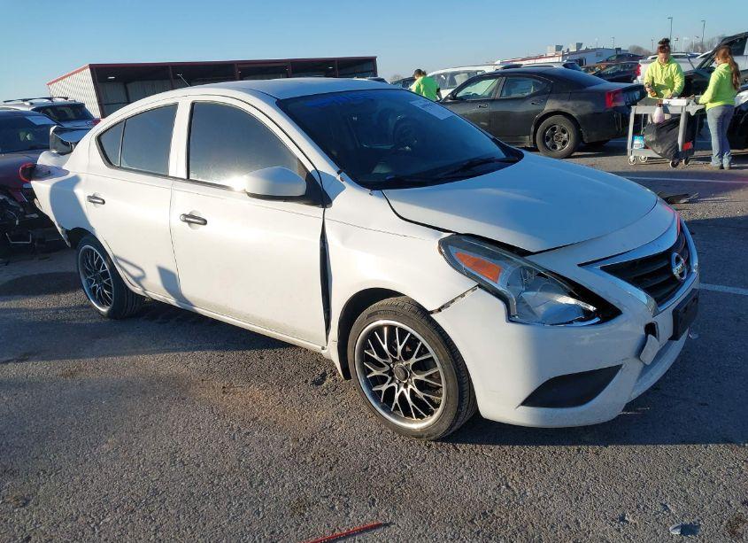2016 Nissan Versa 1.6 S+ (VIN 3N1CN7AP7GL827450) main photo
