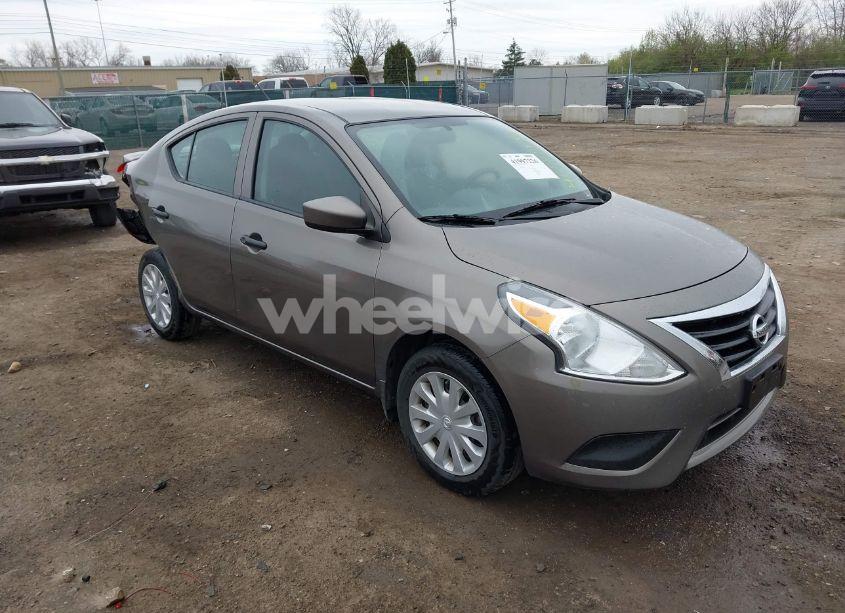 2016 Nissan Versa 1.6 S+ (VIN 3N1CN7AP7GL916192) main photo