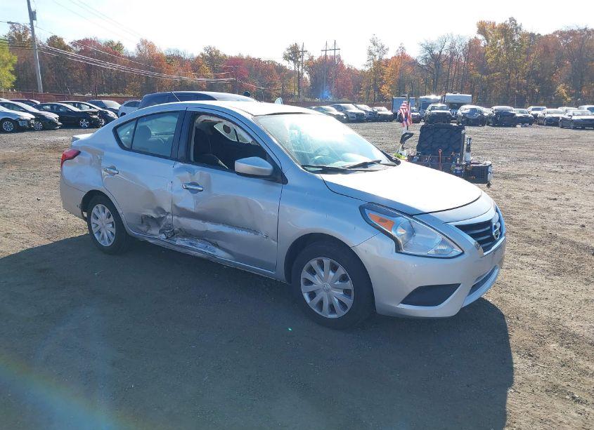 2017 Nissan Versa 1.6 SV (VIN 3N1CN7AP7HK430277) main photo