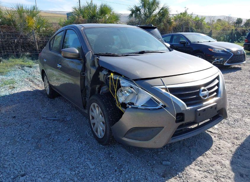 2017 Nissan Versa 1.6 SV (VIN 3N1CN7AP7HK430697) main photo