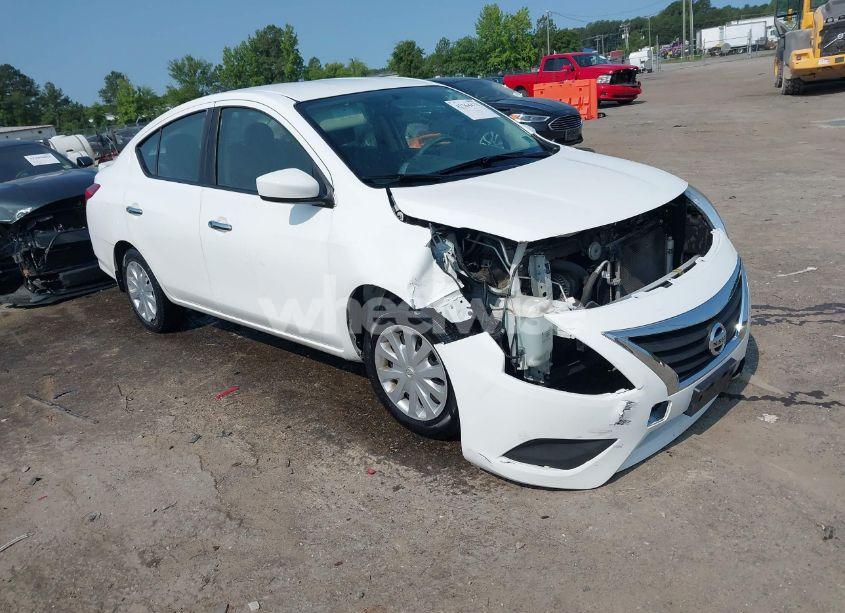 2017 Nissan Versa 1.6 SV (VIN 3N1CN7AP7HK471895) main photo