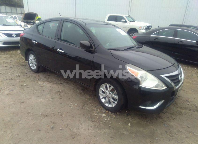 2017 Nissan Versa 1.6 SV (VIN 3N1CN7AP7HL804137) main photo