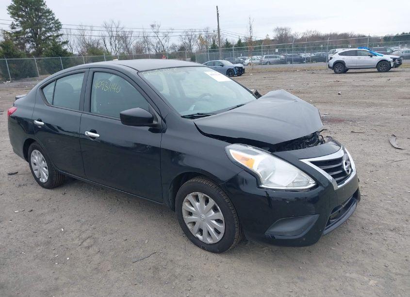 2017 Nissan Versa 1.6 SV (VIN 3N1CN7AP7HL829782) main photo