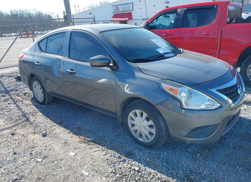 2017 Nissan Versa 1.6 S (VIN 3N1CN7AP7HL852012) main photo