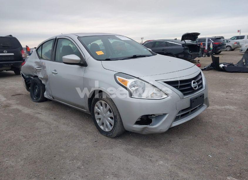 2018 Nissan Versa 1.6 SV (VIN 3N1CN7AP7JK411346) main photo