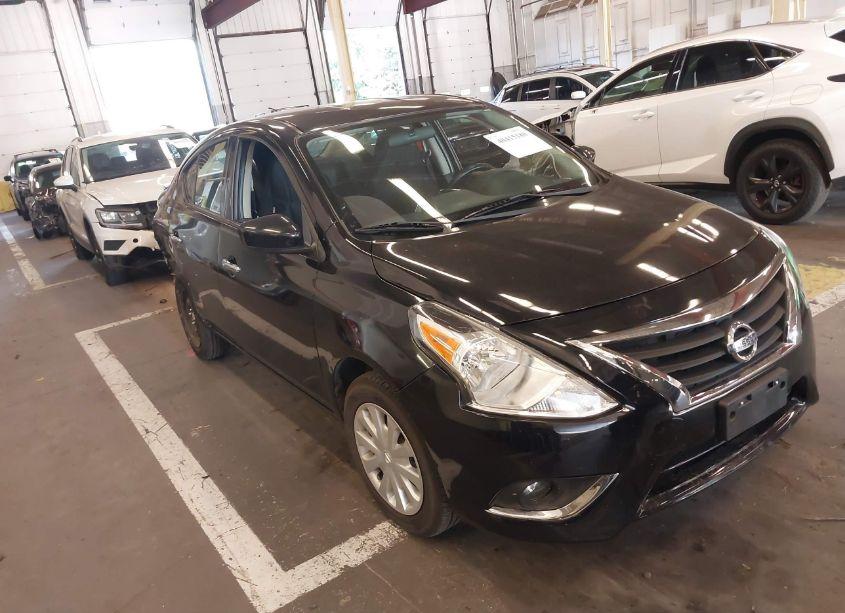 2018 Nissan Versa 1.6 SV (VIN 3N1CN7AP7JL810638) main photo