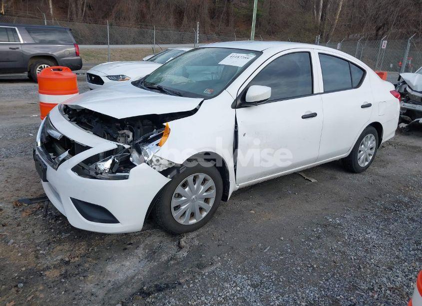 Photo 2 of 2018 Nissan Versa 1.6 S (VIN 3N1CN7AP7JL844806)