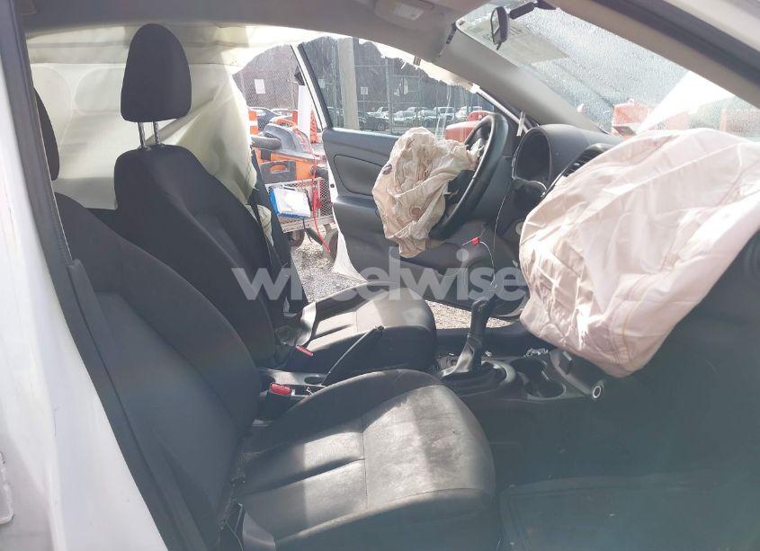 Photo 5 of 2018 Nissan Versa 1.6 S (VIN 3N1CN7AP7JL844806)