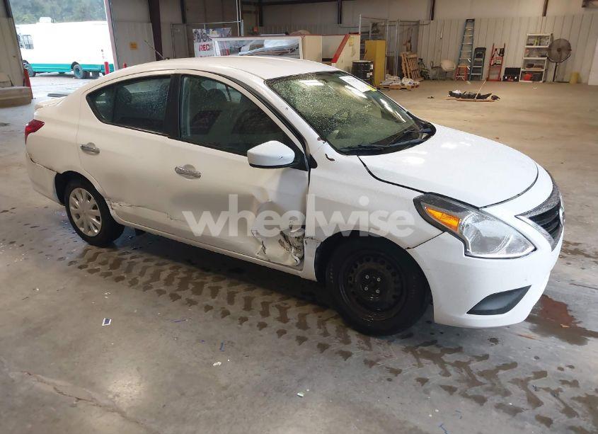 2018 Nissan Versa 1.6 SV (VIN 3N1CN7AP7JL845941) main photo