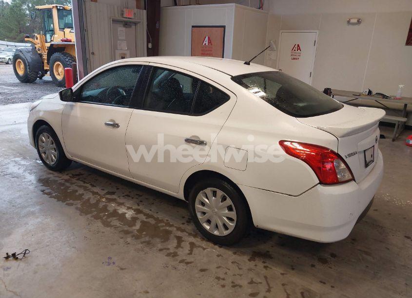 Photo 3 of 2018 Nissan Versa 1.6 SV (VIN 3N1CN7AP7JL845941)