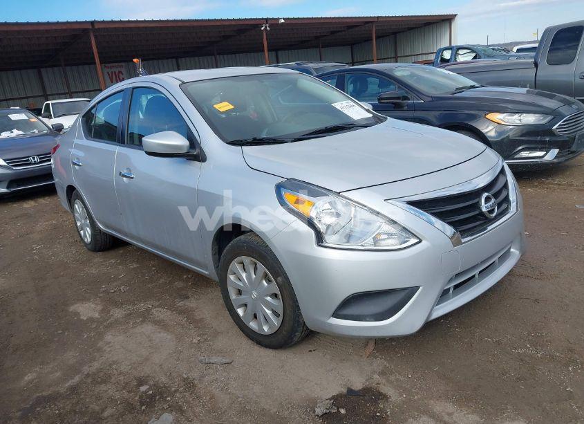 2018 Nissan Versa 1.6 SV (VIN 3N1CN7AP7JL875599) main photo