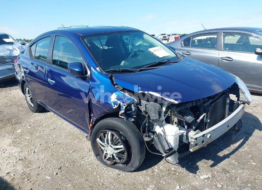 2018 Nissan Versa 1.6 SV (VIN 3N1CN7AP7JL879135) main photo