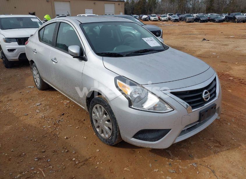 2018 Nissan Versa 1.6 SV (VIN 3N1CN7AP7JL879233) main photo