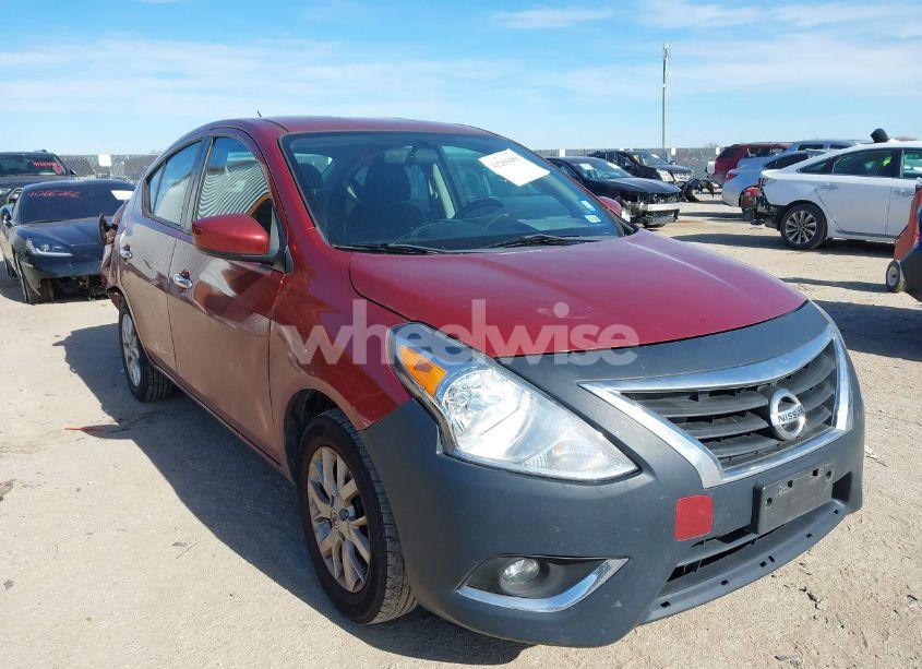 2018 Nissan Versa 1.6 SV (VIN 3N1CN7AP7JL882164) main photo