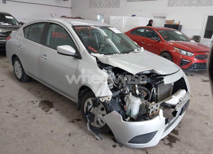2018 Nissan Versa 1.6 SV (VIN 3N1CN7AP7JL882665) main photo