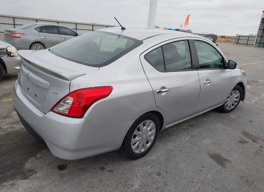 Photo 4 of 2019 Nissan Versa 1.6 SV (VIN 3N1CN7AP7KL805750)