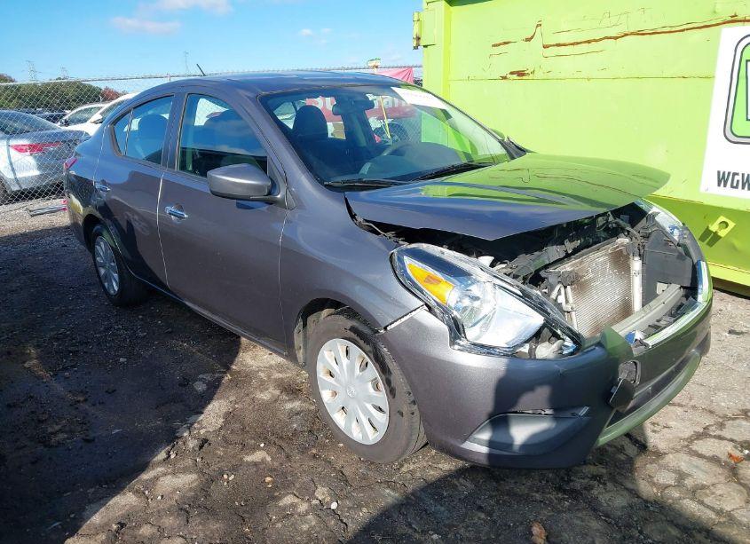 2019 Nissan Versa 1.6 SV (VIN 3N1CN7AP7KL818451) main photo