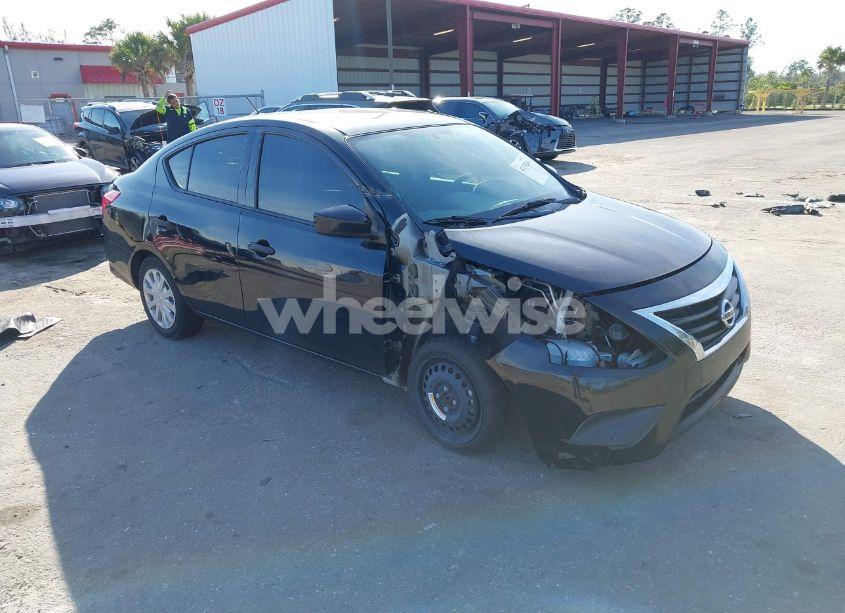 2019 Nissan Versa 1.6 S (VIN 3N1CN7AP7KL824668) main photo