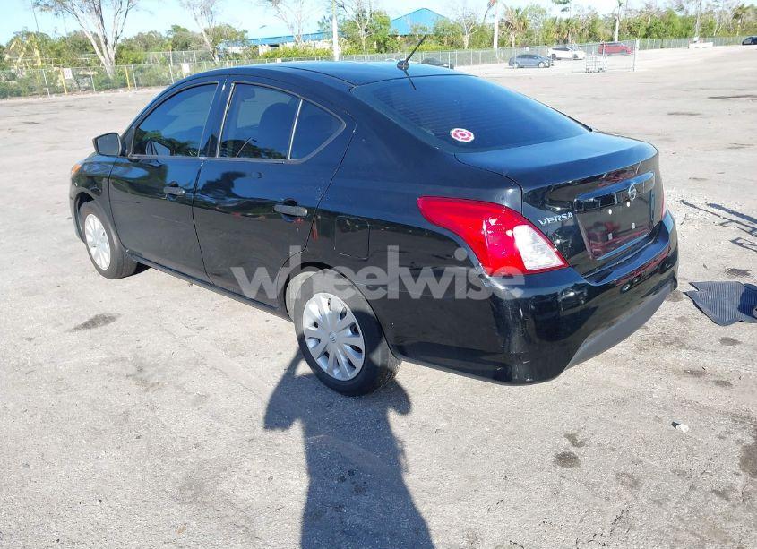 Photo 3 of 2019 Nissan Versa 1.6 S (VIN 3N1CN7AP7KL824668)