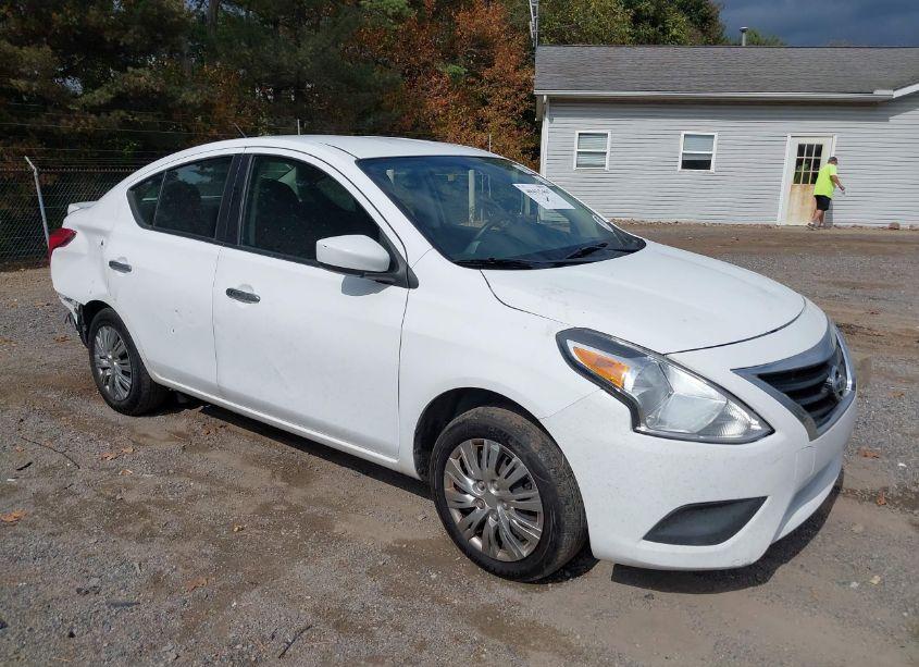 2019 Nissan Versa 1.6 SV (VIN 3N1CN7AP7KL832639) main photo