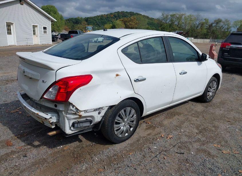 Photo 4 of 2019 Nissan Versa 1.6 SV (VIN 3N1CN7AP7KL832639)