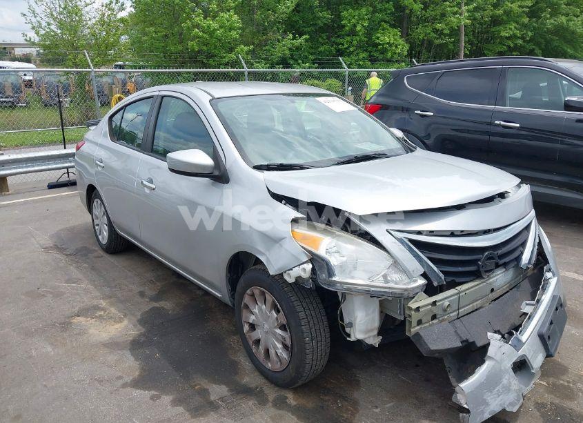 2019 Nissan Versa 1.6 SV (VIN 3N1CN7AP7KL832771) main photo