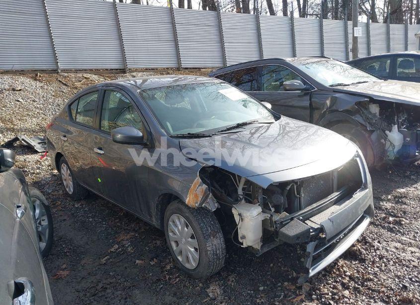 2019 Nissan Versa 1.6 SV (VIN 3N1CN7AP7KL851045) main photo