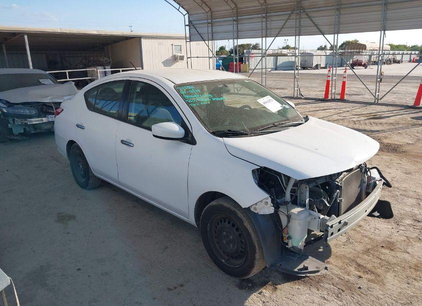 2019 Nissan Versa 1.6 SV (VIN 3N1CN7AP7KL852115) main photo