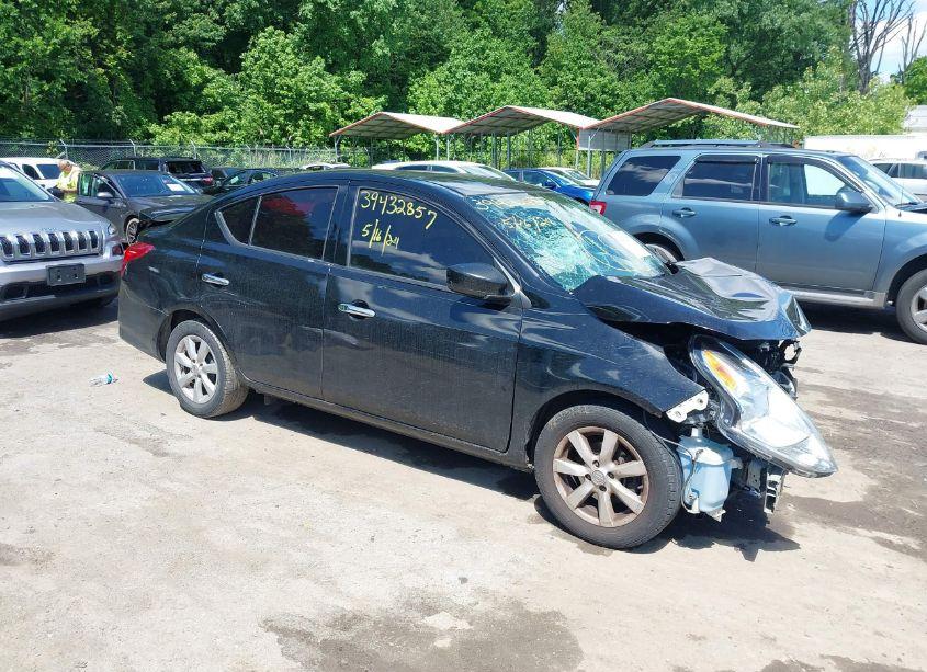 2019 Nissan Versa 1.6 SV (VIN 3N1CN7AP7KL869416) main photo