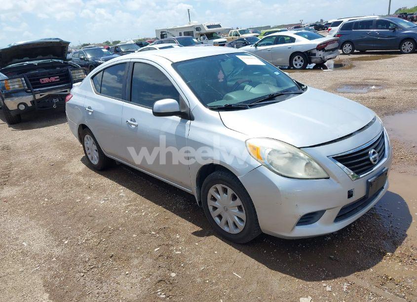 2013 Nissan Versa 1.6 SV (VIN 3N1CN7AP8DL862459) main photo