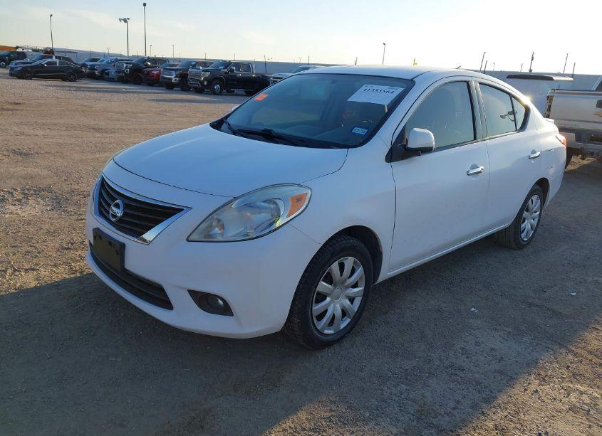 Photo 2 of 2013 Nissan Versa 1.6 SV (VIN 3N1CN7AP8DL889581)