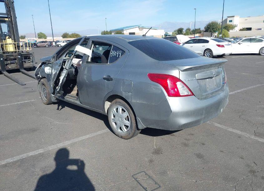 Photo 3 of 2014 Nissan Versa 1.6 S (VIN 3N1CN7AP8EL824795)