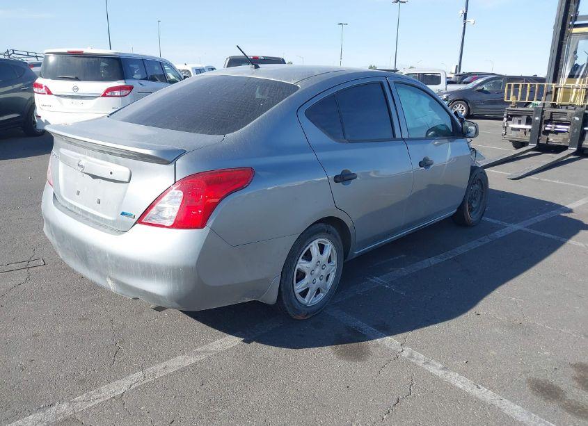 Photo 4 of 2014 Nissan Versa 1.6 S (VIN 3N1CN7AP8EL824795)
