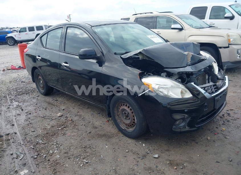2014 Nissan Versa 1.6 SV (VIN 3N1CN7AP8EL828331) main photo
