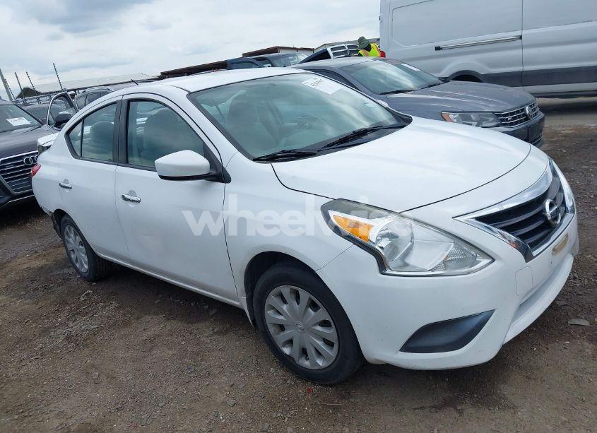 2015 Nissan Versa 1.6 SV (VIN 3N1CN7AP8FL898493) main photo